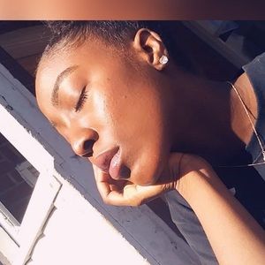 Meet your Posher, Elisha